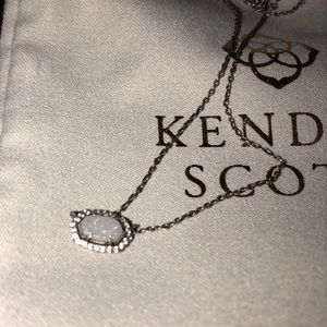 Kendra Scott necklace great condition!